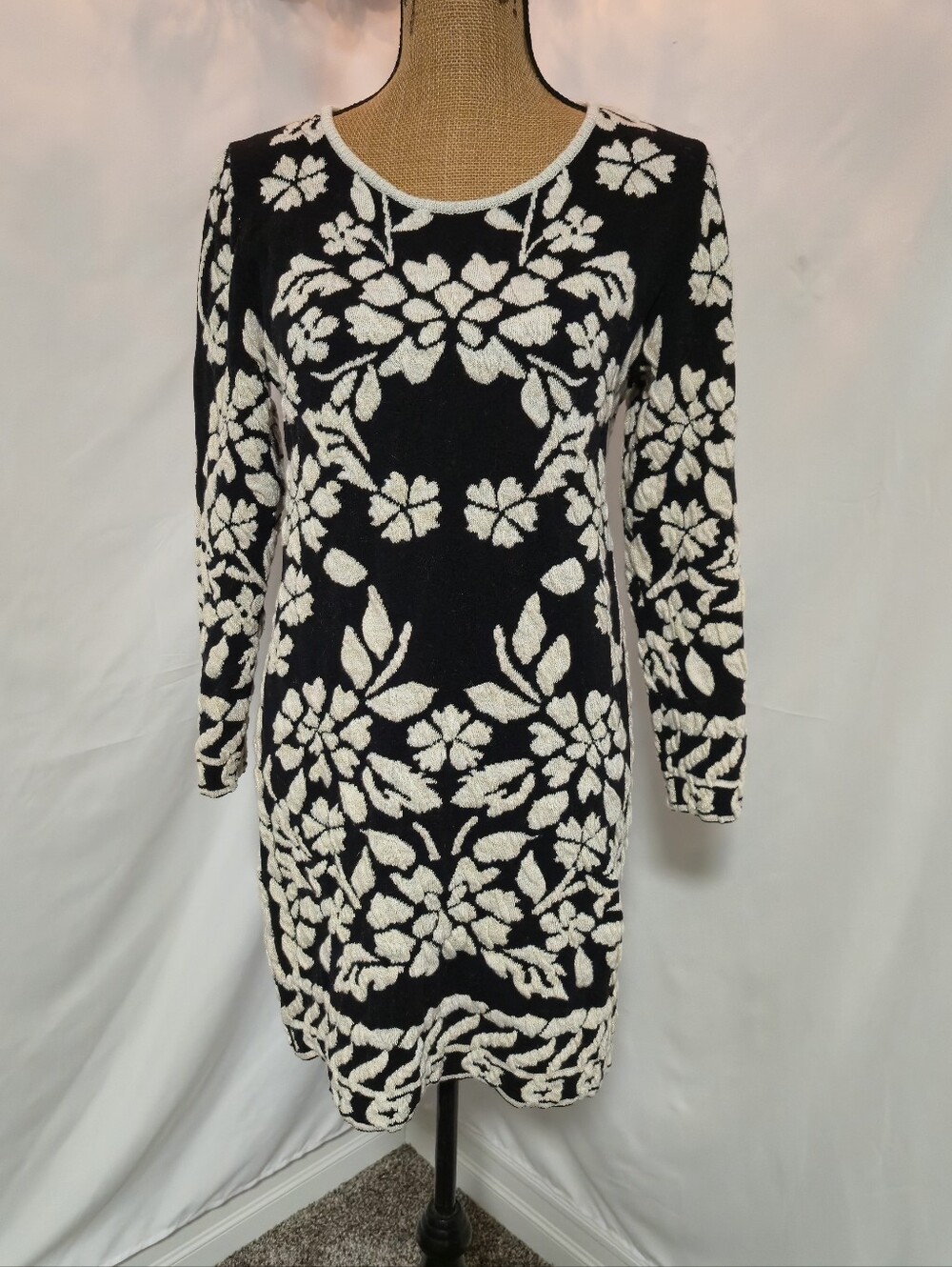 INC International Concepts Black and White Floral Long Sleeve Dress